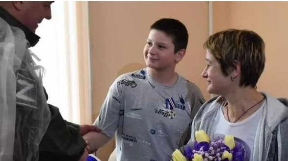 Мальчика Федора, который спас девочек при теракте диверсантов, выписали из больницы