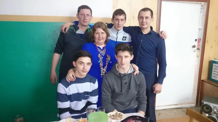 Мать пятерых сыновей в Агрызском районе овдовела в 33 года