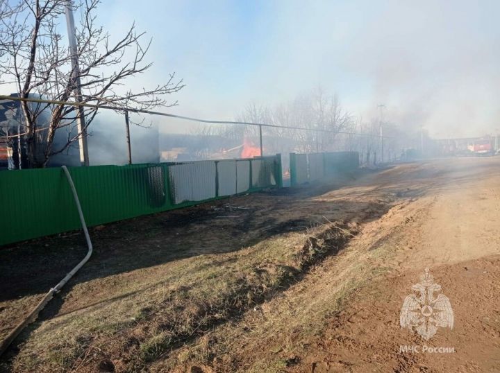 Татарстанның Актаныш районында янгыннан биш йортка зыян килгән