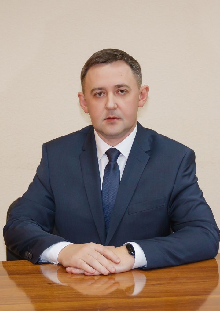 Ленар Нургаянов поздравил школьников и педагогов с высокими баллами на ЕГЭ
