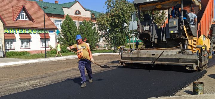 Работы по благоустройству улицы К.Маркса в Агрызе в самом разгаре