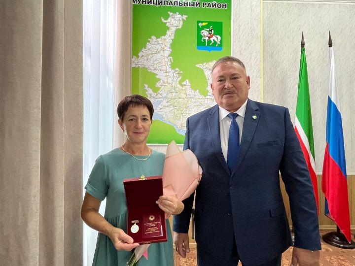 Диляра Харисова удостоена звания «Заслуженный работник сельского хозяйства Республики Татарстан»