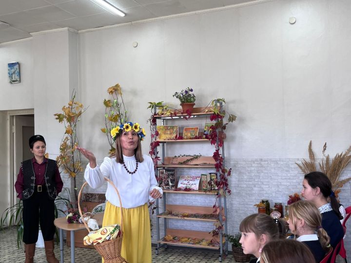 В центральной библиотеке отпраздновали праздник «Сюмбеля»