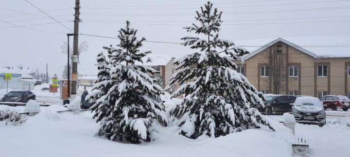 Глава района обратился к жителям в связи с аномальным снеговым циклоном