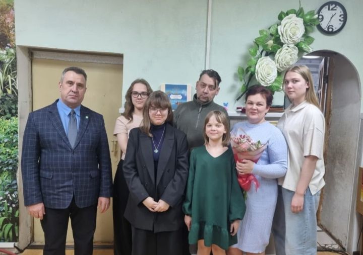 Руководитель Исполкома дал старт Году семьи в Агрызском районе