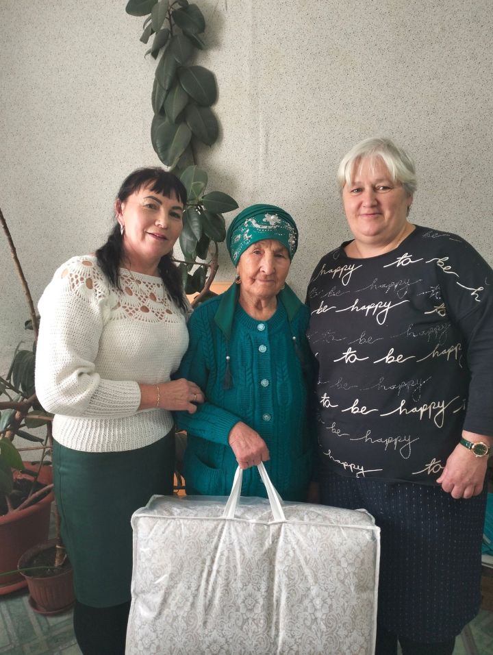 Жительница Иж-Байков встретила свой 90-летний юбилей