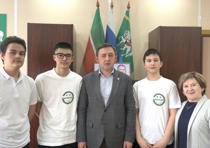 Глава Агрызского района встретился с учащимися гимназии