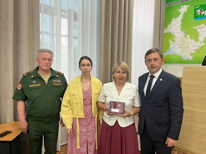 В администрации Агрызского района прошла церемония вручения государственных наград вдовам погибших героев-земляков
