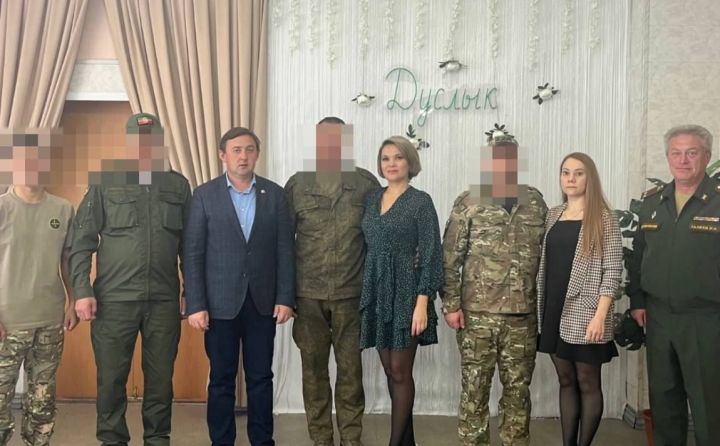 Ленар Нургаянов встретился с военнослужащими-контрактниками