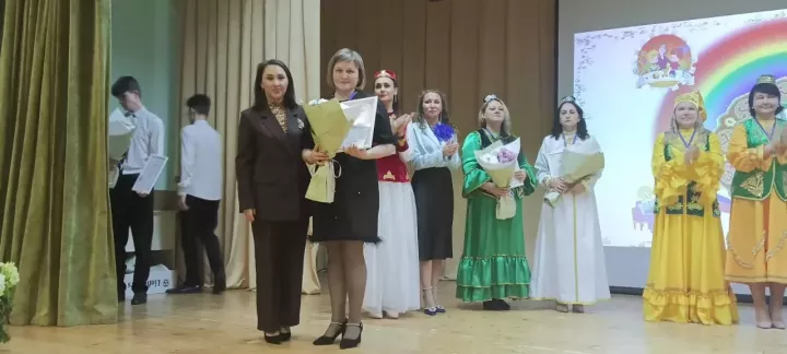 Воспитатель МБДОУ «Детский сад 6 г. Агрыз» Тимофеева Снежана выиграла в номинации «Сердце отдаю детям»