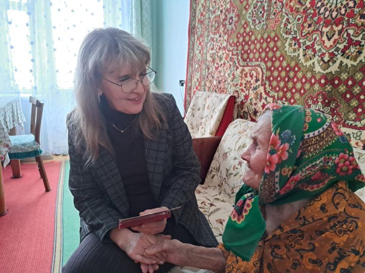 Труженица тыла награждена юбилейной медалью «80 лет Великой Победы»