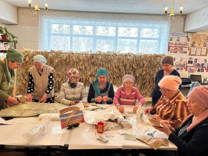 «Көмеш» волонтерлар – егетләребез өчен ышанычлы тыл