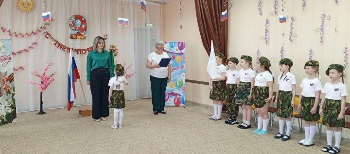 В детском саду №5 прошла торжественная церемония передачи кадетского знамени