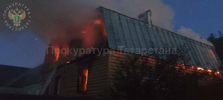 На пожаре в Татарстане погибли мать и двое маленьких детей