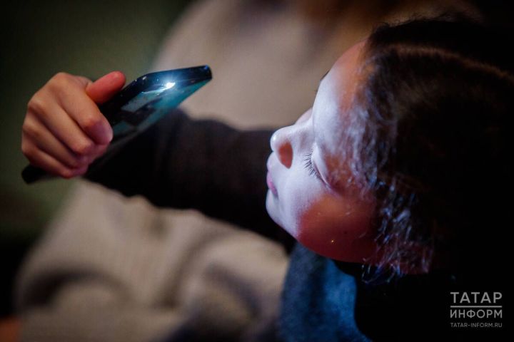 Нацбанк РТ просит родителей объяснить детям, что банк не может просить их о помощи в тайне от взрослых