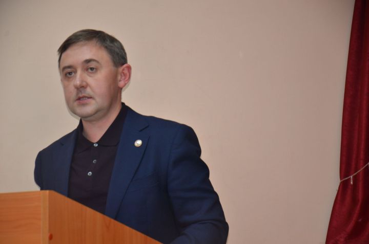 Связь появилась, водопровод обещали: о чем говорили на сходе в Азевском поселении