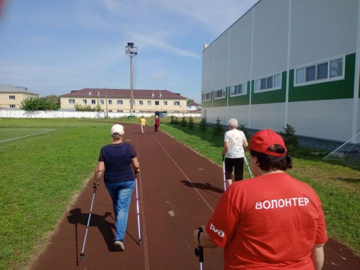В Агрызском узле прошёл мастер-класс по скандинавской ходьбе
