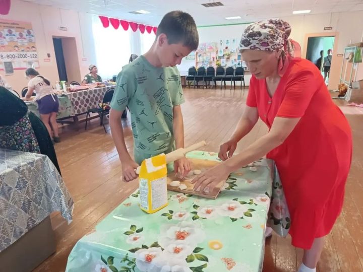 В Сарсак-Омгинском СДК прошел праздник национальных блюд в честь Дня памяти пророка Илии