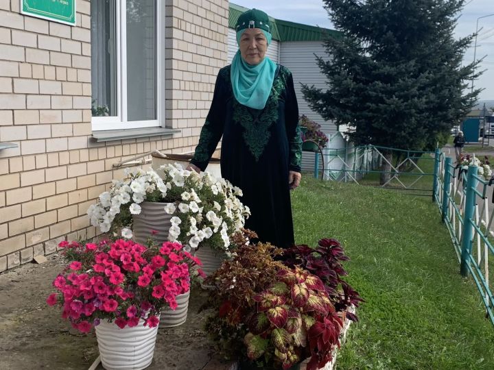 Аллаһ матурлык тудыручыларны ярата