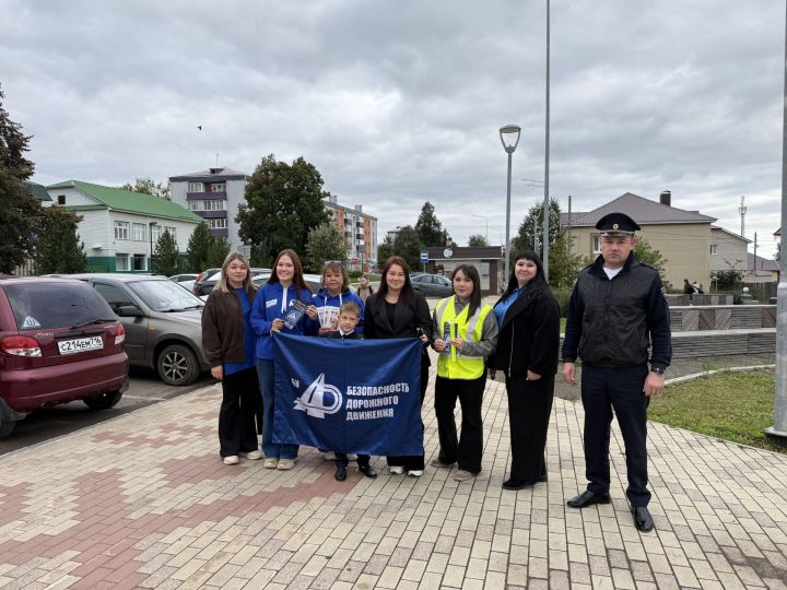 В Агрызе прошла акция «Соблюдаешь правила — поступаешь правильно»